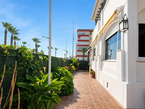 Vista exterior de Apartamento en venta en Torrox con Aire acondicionado, Calefacción y Jardín privado