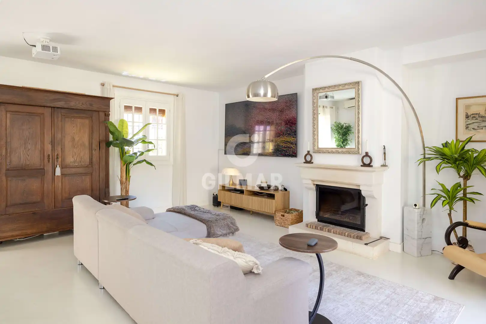 Sala de estar de Casa adosada en venta en Marbella con Calefacción, Piscina y Amueblado