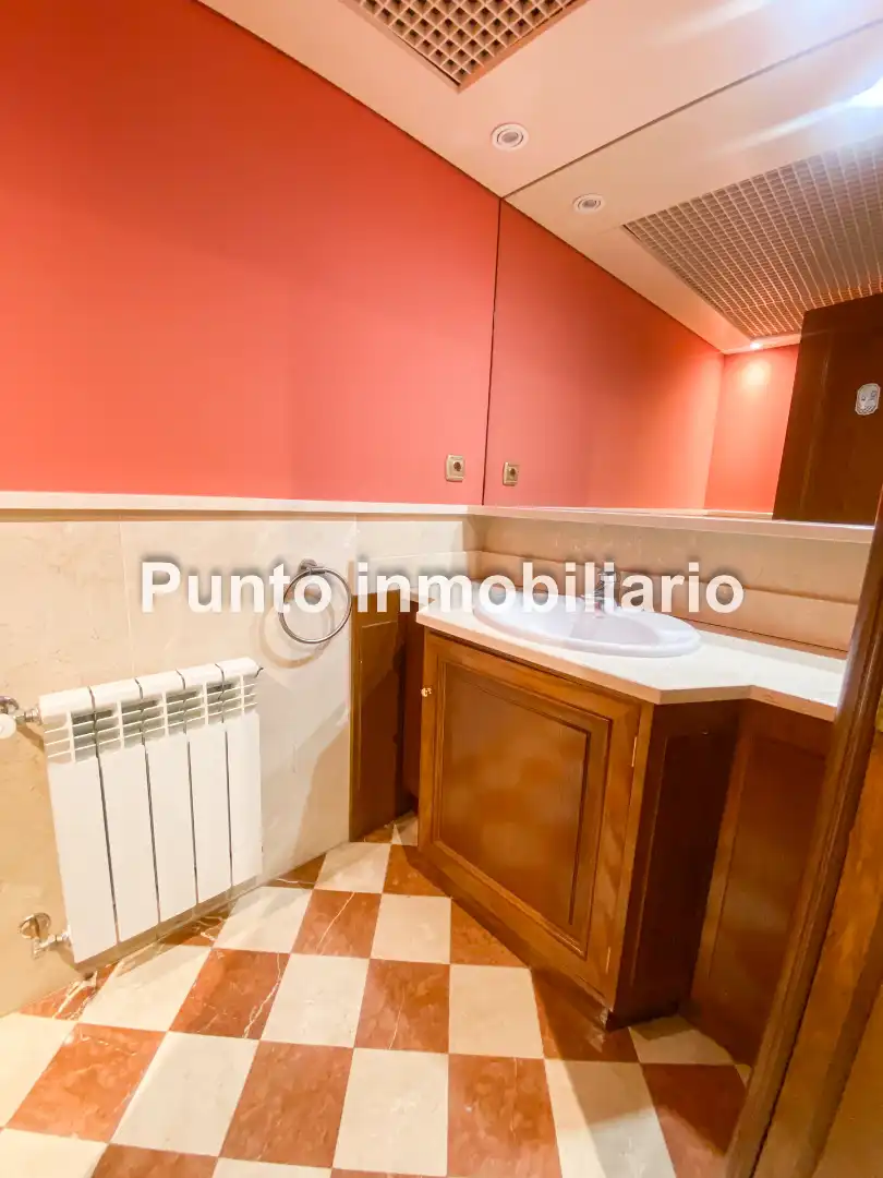 Cocina de Casa adosada de alquiler en Valladolid con Aire acondicionado, Calefacción y Jardín privado