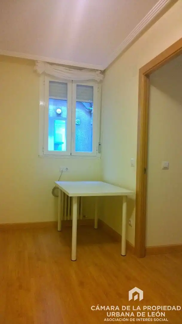 Bedroom of Flat for rent in León Capital   with Heating, Terrace and Furnished