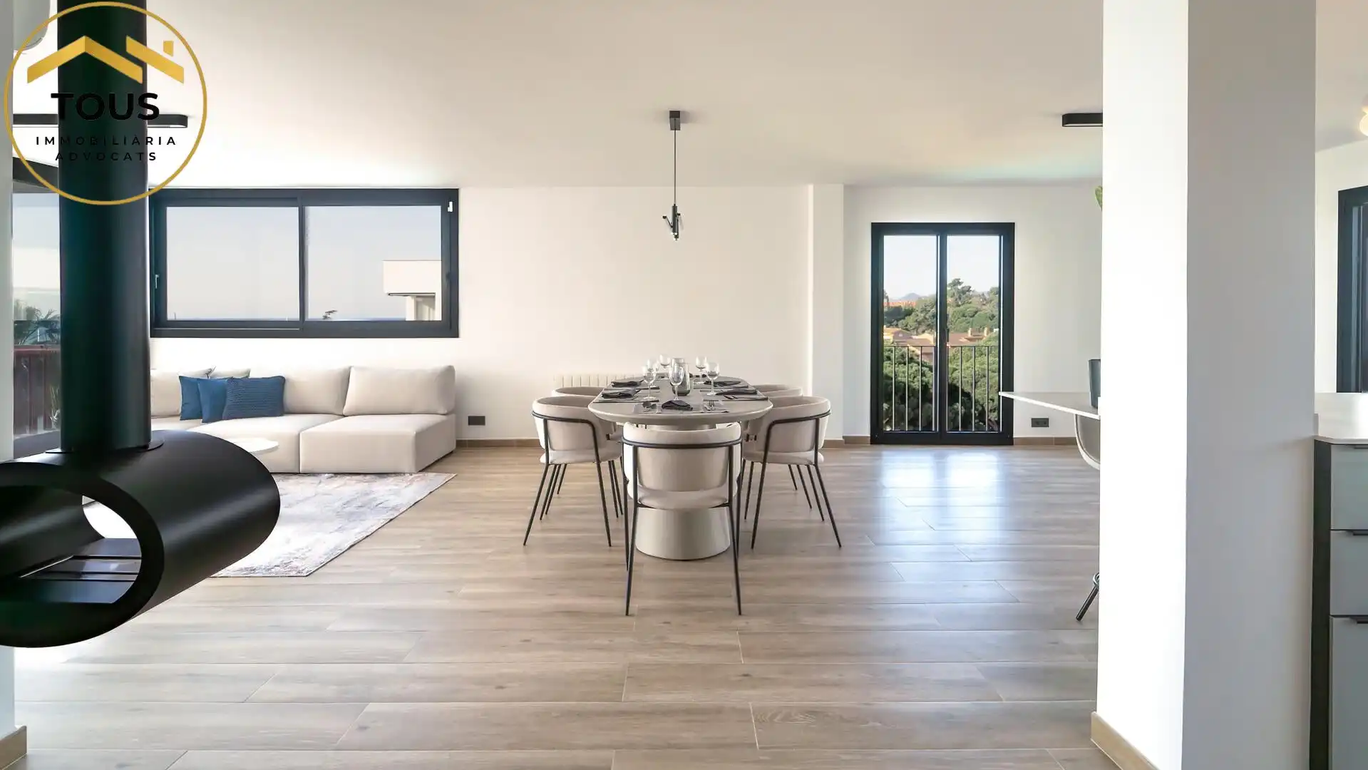 Esszimmer von Dachboden zum Verkauf in Sant Andreu de Llavaneres mit Klimaanlage, Heizung und Terrasse