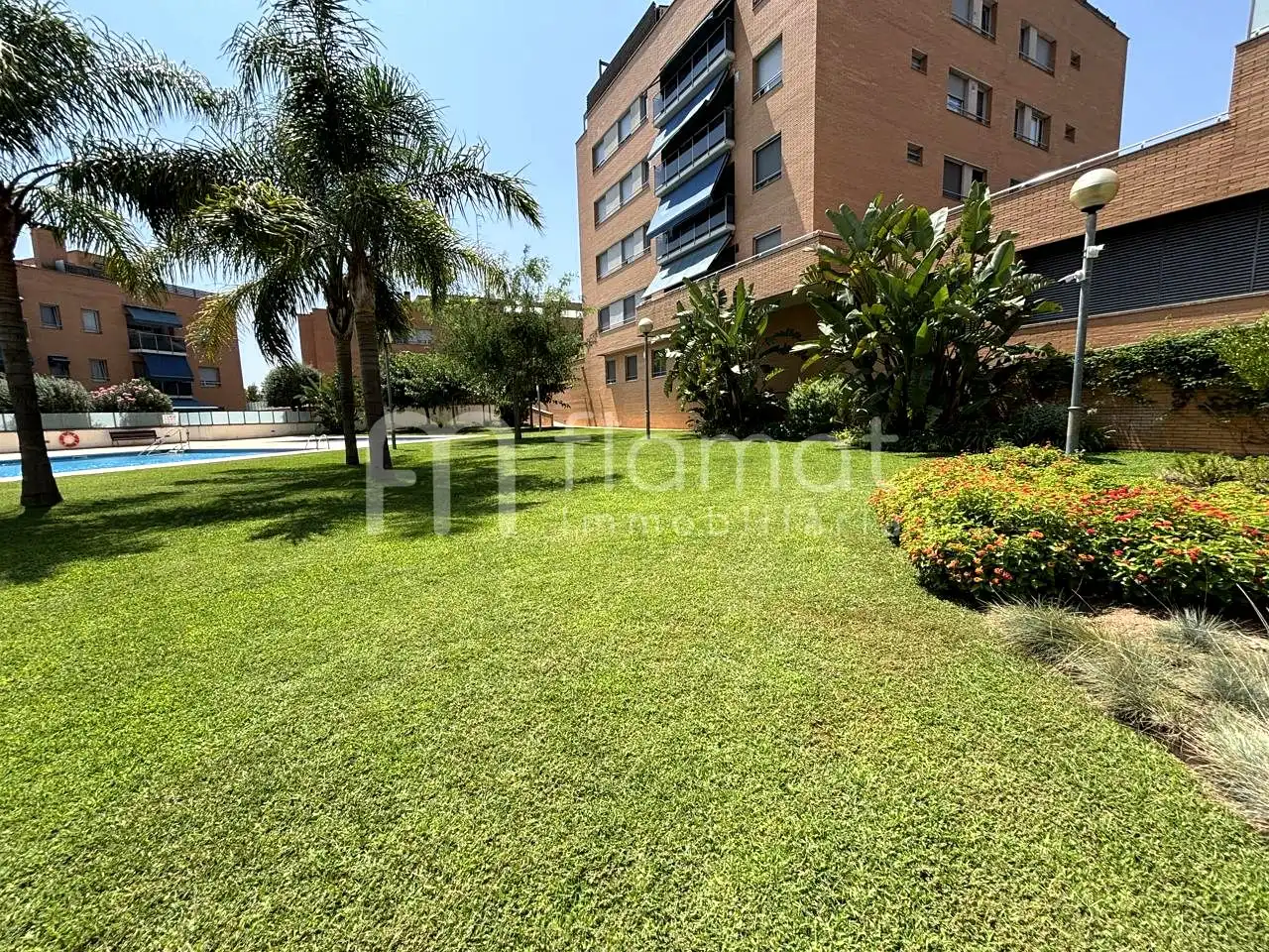 Aparcament de Planta baixa en venda en Montgat amb Parquet, Terrassa i Traster