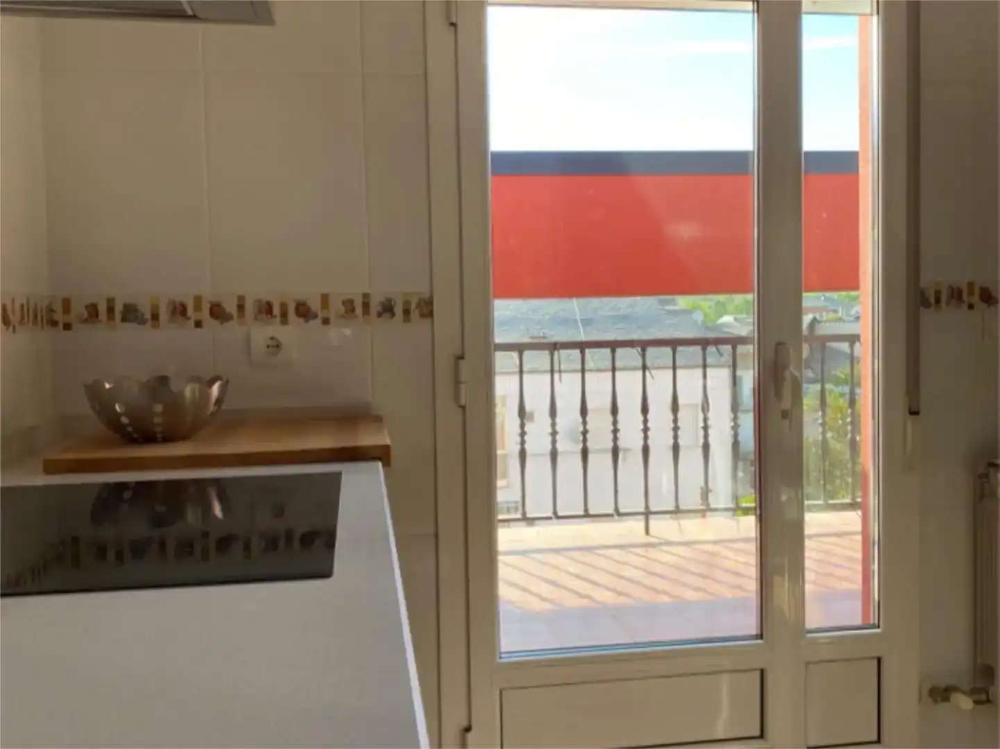 Cuina de Àtic en venda en Cacabelos amb Parquet, Traster i Moblat