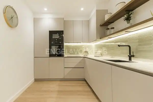 Kitchen of Flat for sale in Madrid  with Air Conditioner, Heating and Parquet flooring