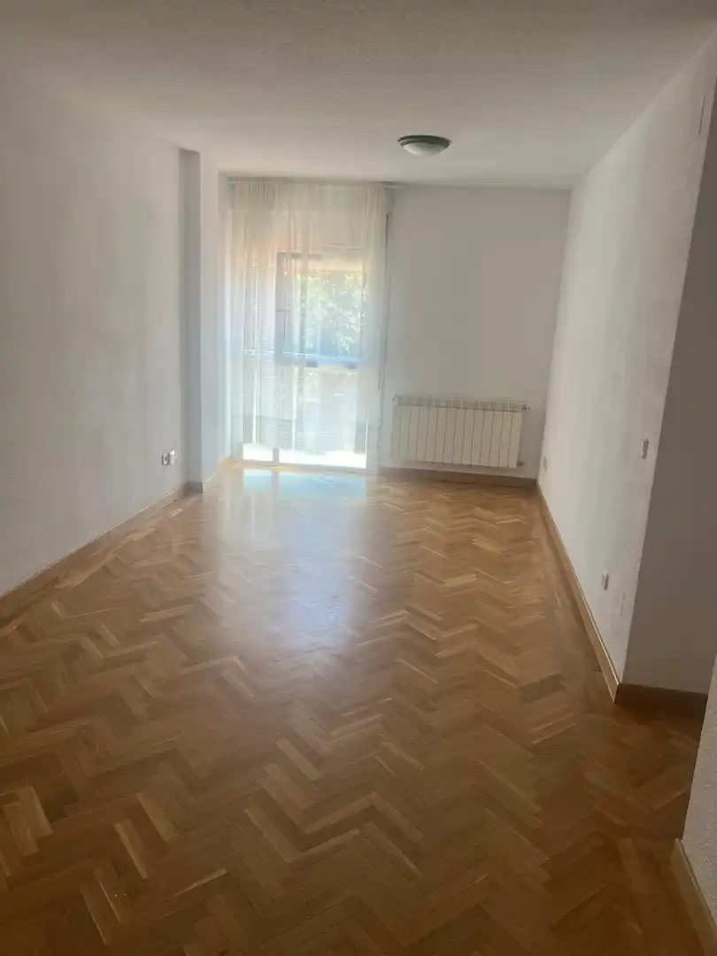 Habitación de Piso de alquiler en Madrid con Aire acondicionado, Calefacción y Jardín privado