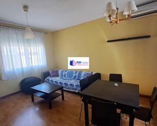 Living room of Flat to rent in Camas  with Air Conditioner and Balcony