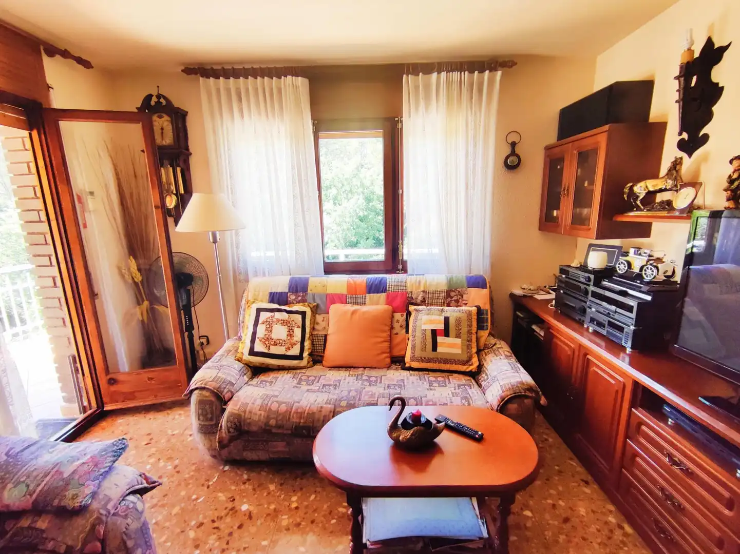 Sala de estar de Casa o chalet en venta en Lliçà d'Amunt con Calefacción y Jardín privado