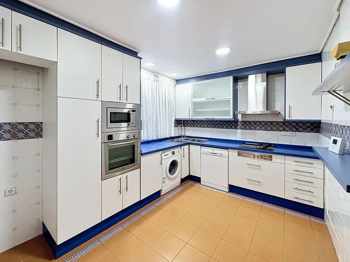 Kitchen of Flat for rent in Valencia  with Heating and Balcony
