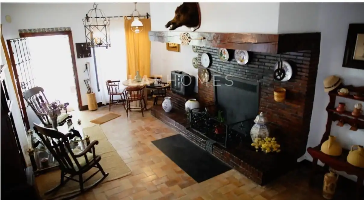 Sala de estar de Finca rústica en venta en El Castillo de las Guardas con Jardín privado, Terraza y Trastero
