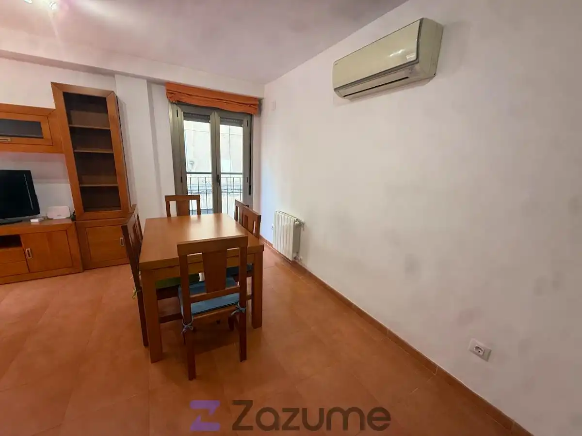 Apartament amb terrassa de lloguer a Carrer Ambaixador Irles, imagen 3