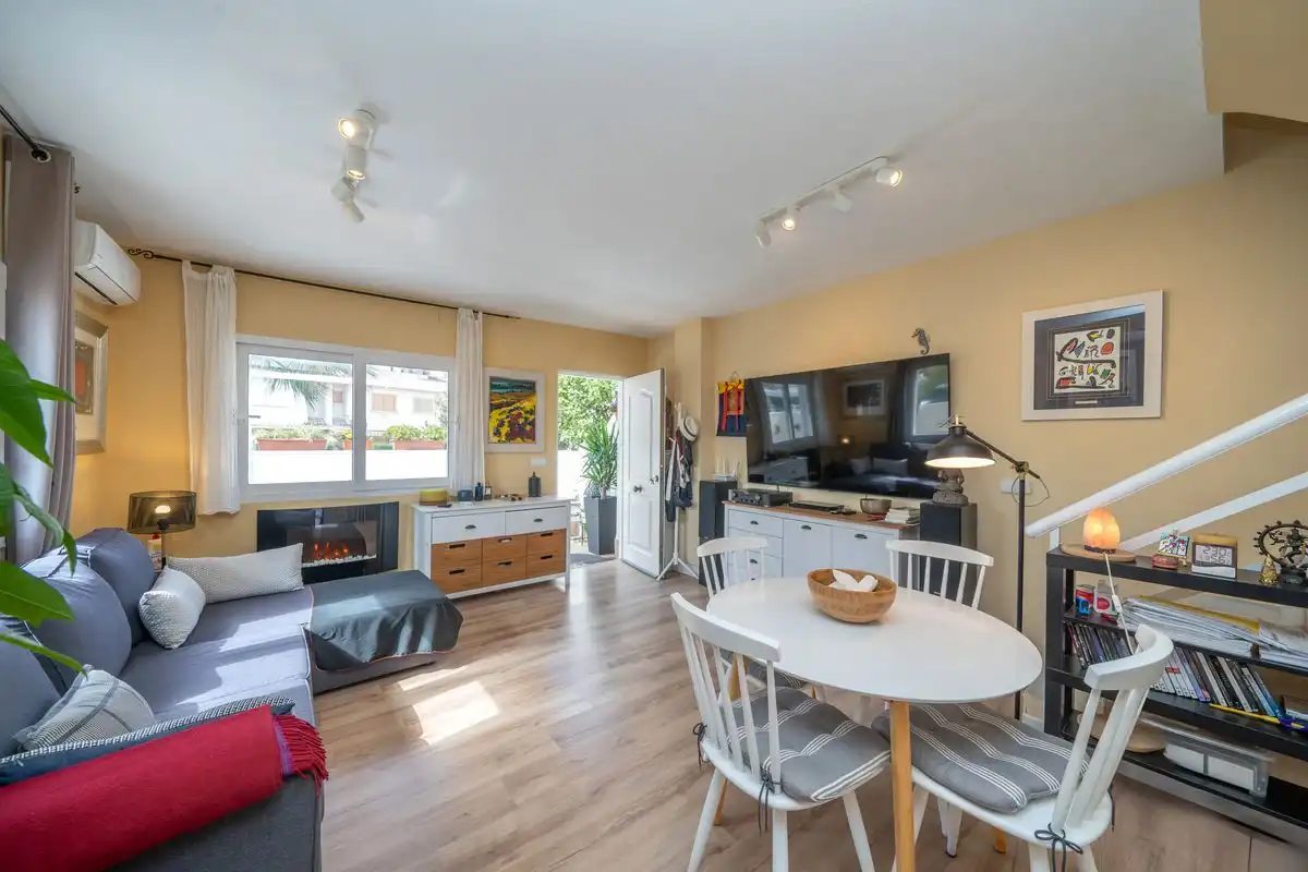 Casa pareada con terraza en venta en C. Monte de Sta. Pola, imagen 4