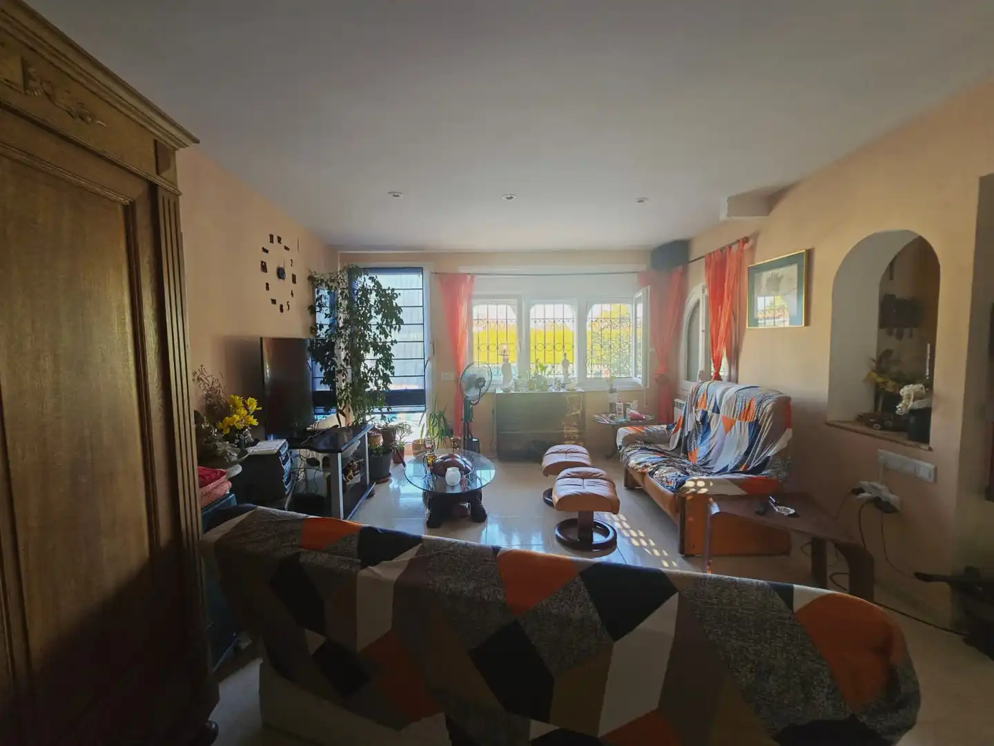 Sala d'estar de Casa o xalet en venda en Mont-roig del Camp amb Jardí privat, Traster i Piscina