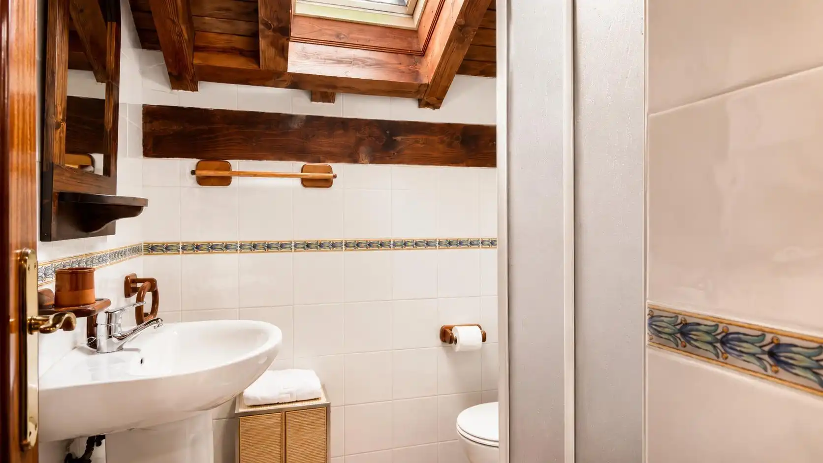 Badezimmer von Maisonette zum Verkauf in Comillas (Cantabria) mit Heizung und Alarm