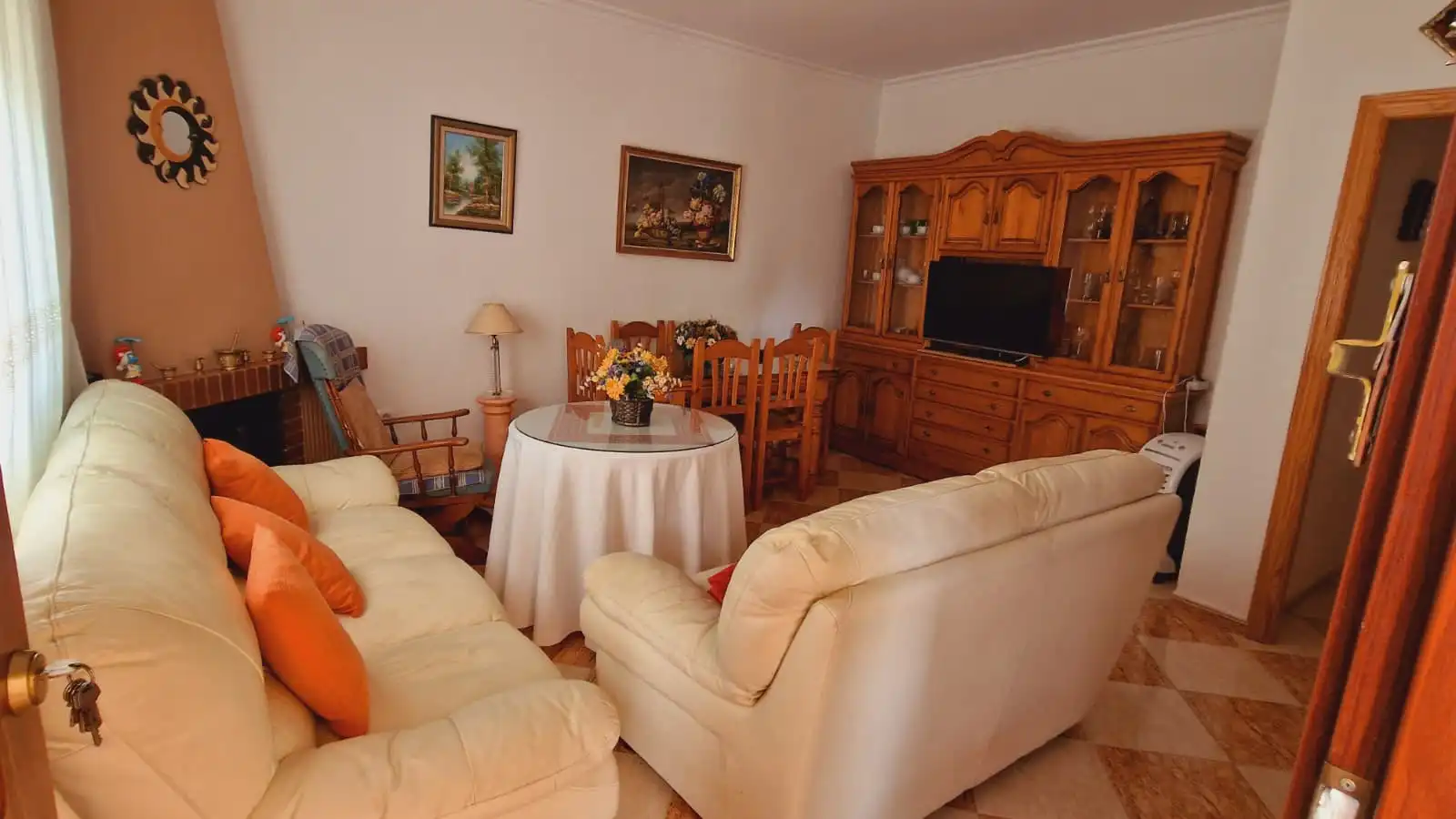 Sala d'estar de Casa o xalet en venda en Córdoba amb Aire condicionat, Calefacció i Jardí privat
