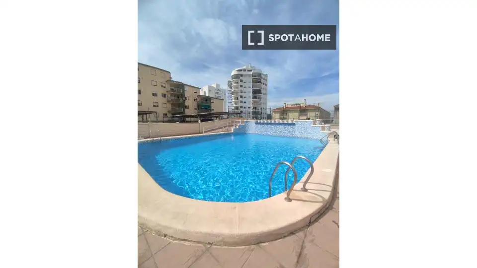 Piscina de Piso de alquiler en Tavernes de la Valldigna con Aire acondicionado, Calefacción y Amueblado