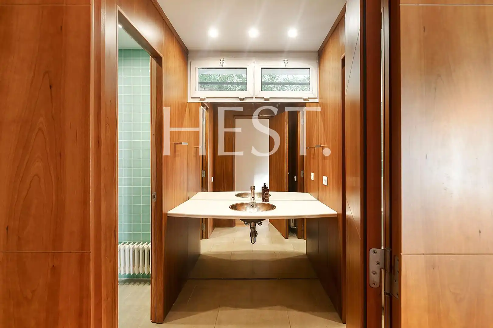 Baño de Casa o chalet de alquiler en Barcelona con Aire acondicionado, Calefacción y Jardín privado