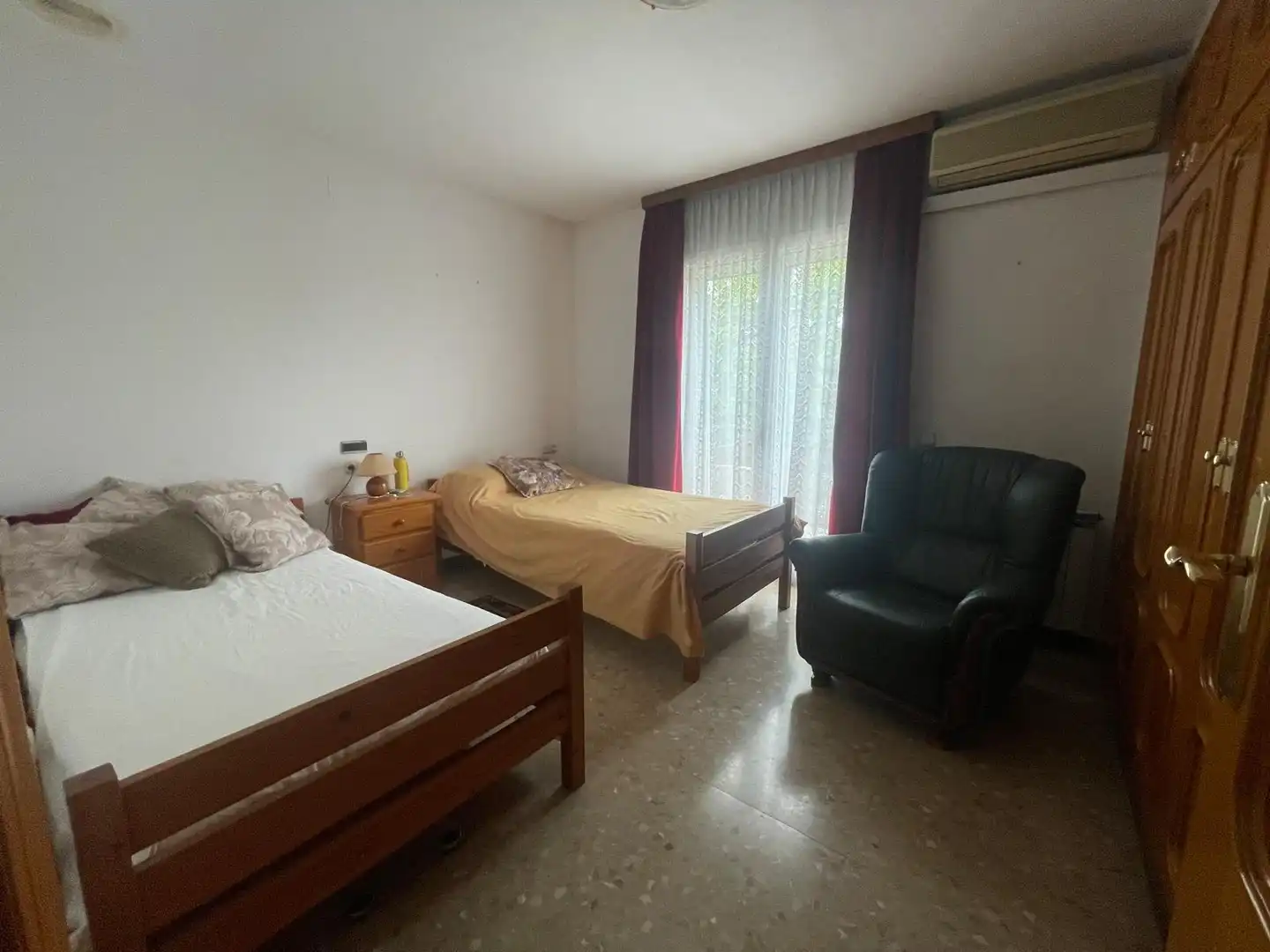 Schlafzimmer von Einfamilien-Reihenhaus zum Verkauf in Reus mit Klimaanlage, Heizung und Abstellraum