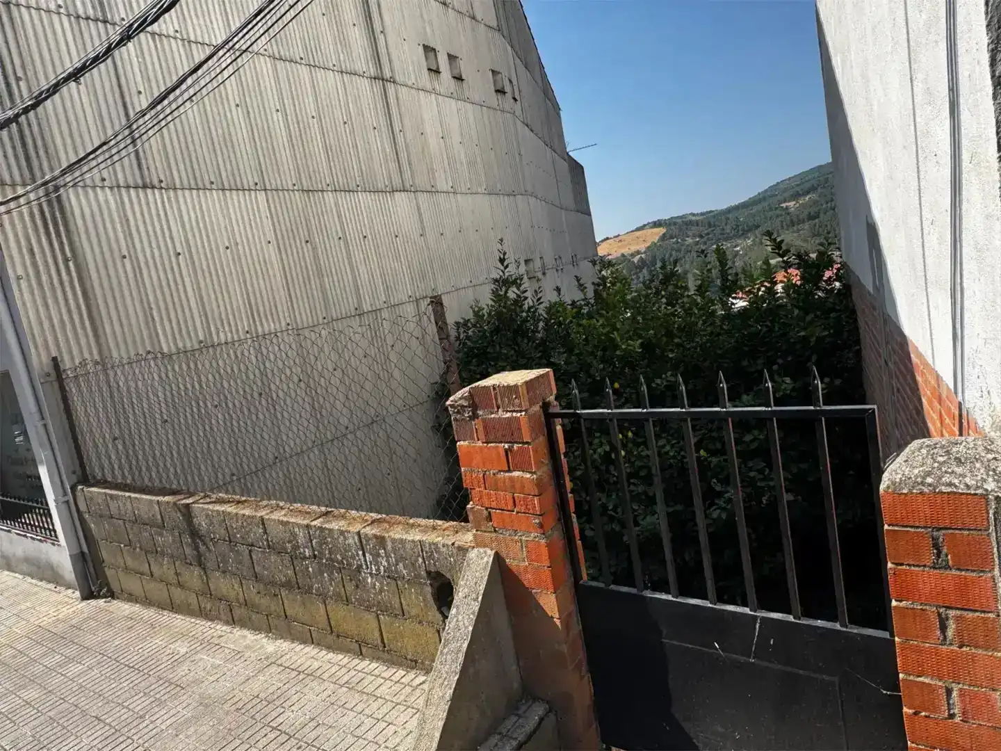 Vista exterior de Casa adosada en venda en Guadalupe amb Jardí privat i Balcó