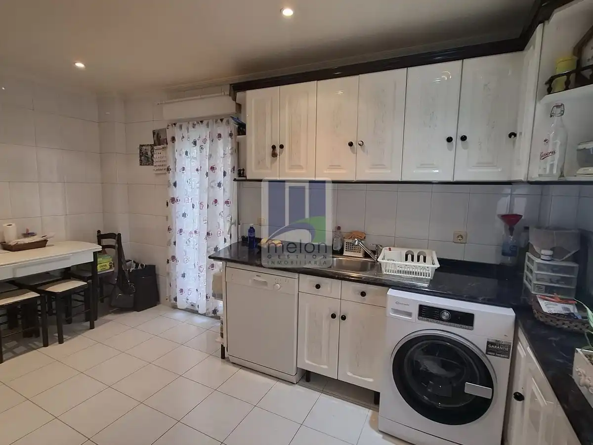 Cocina de Casa o chalet en venta en Alfoz de Quintanadueñas con Trastero