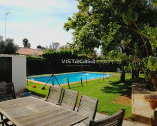 Piscina de Casa o xalet de lloguer en Mairena del Alcor amb Aire condicionat, Calefacció i Jardí privat