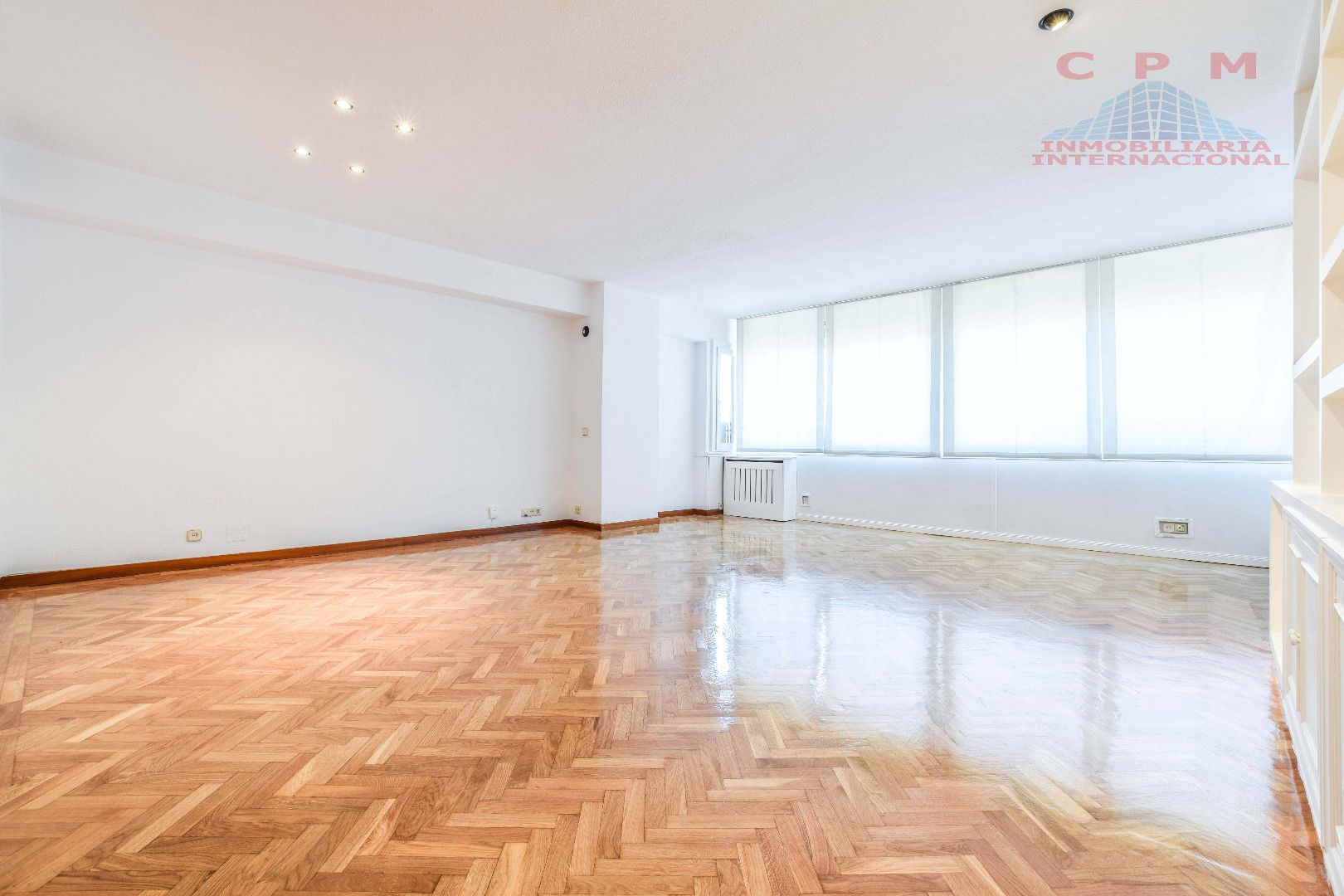 Living room of Flat to rent in  Madrid Capital  with Air Conditioner, Heating and Storage room