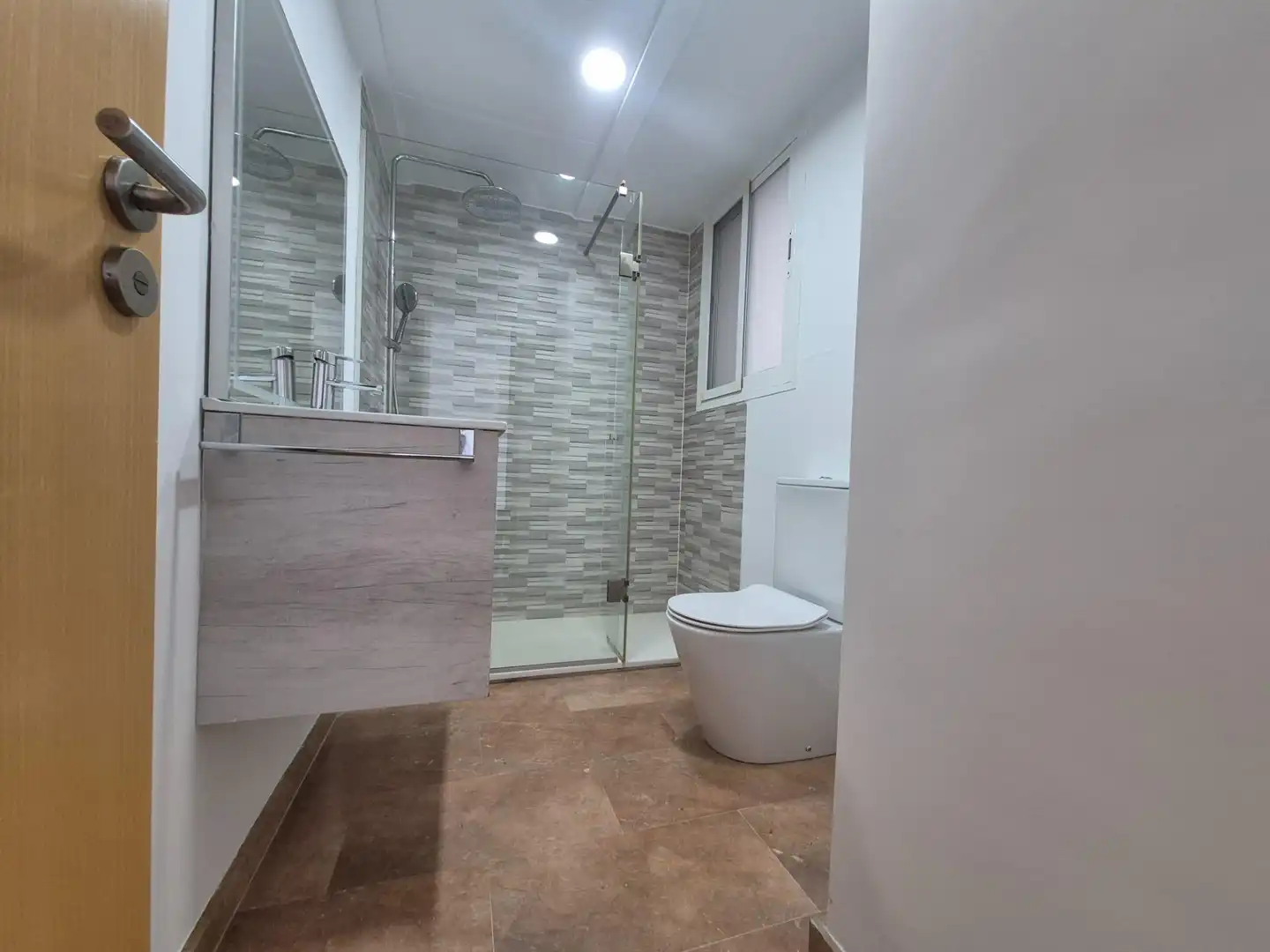 Bathroom of Flat for sale in Aldaia  with Air Conditioner, Private garden and Storage room