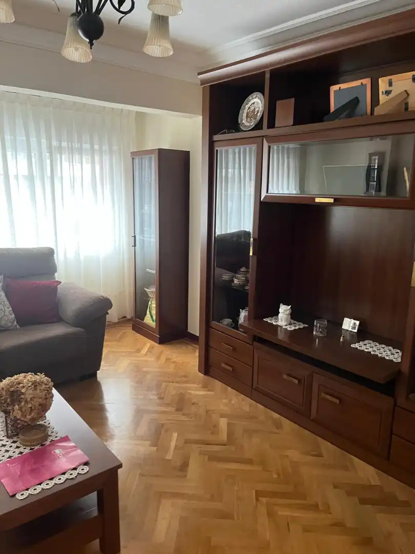 Sala de estar de Piso en venta en Avilés con Calefacción y Parquet