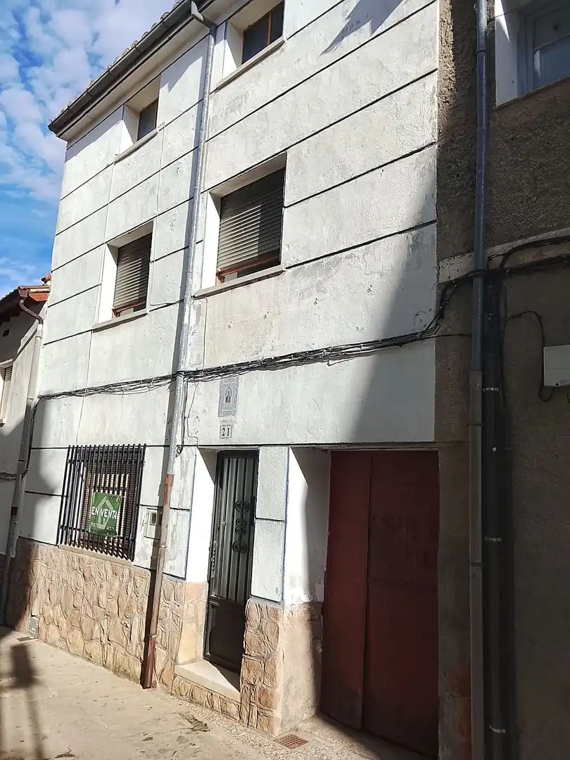 Exterior view of Houses for sale in Candeleda