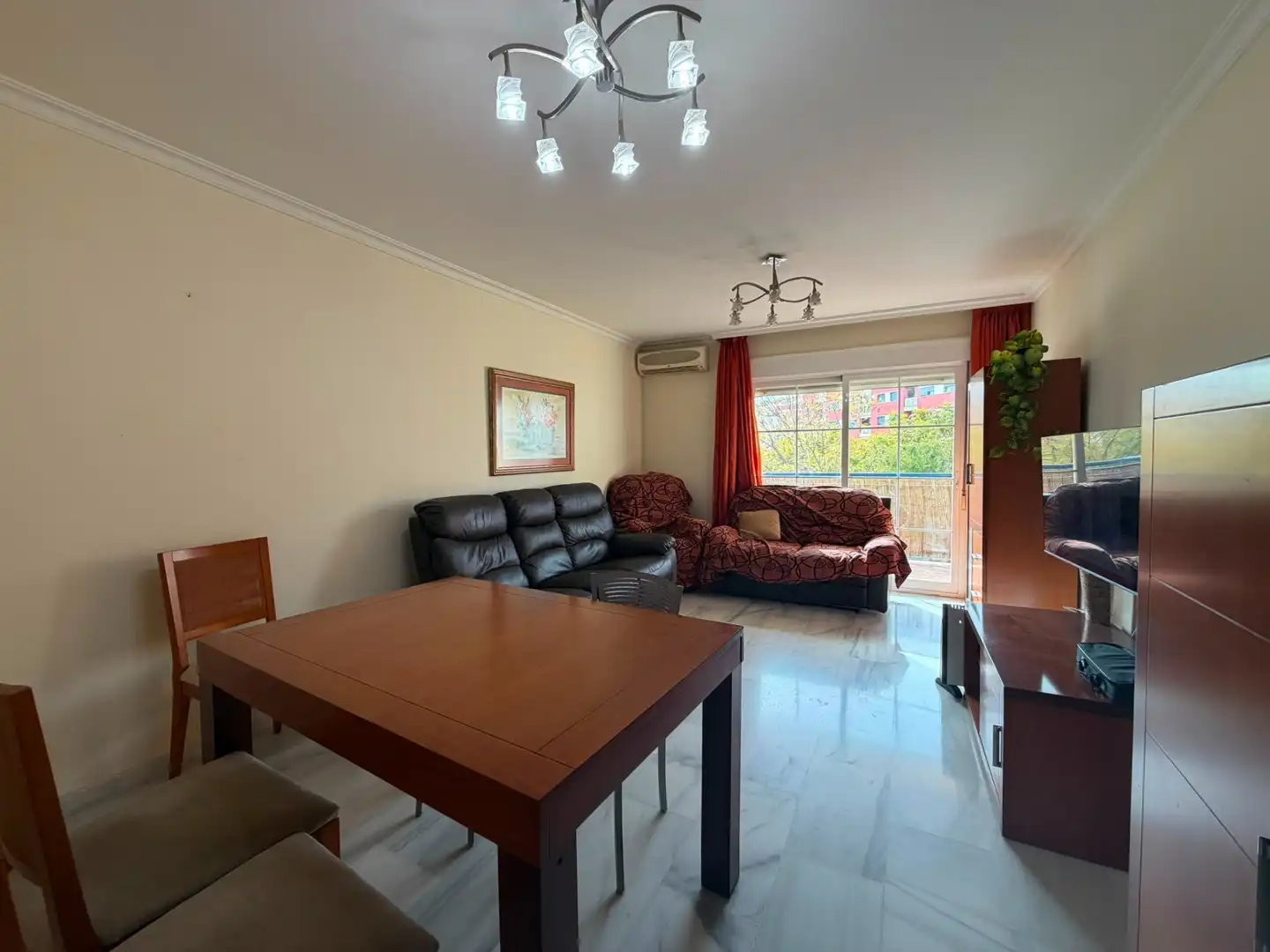 Sala de estar de Piso en venta en Vélez-Málaga con Amueblado y Piscina comunitaria