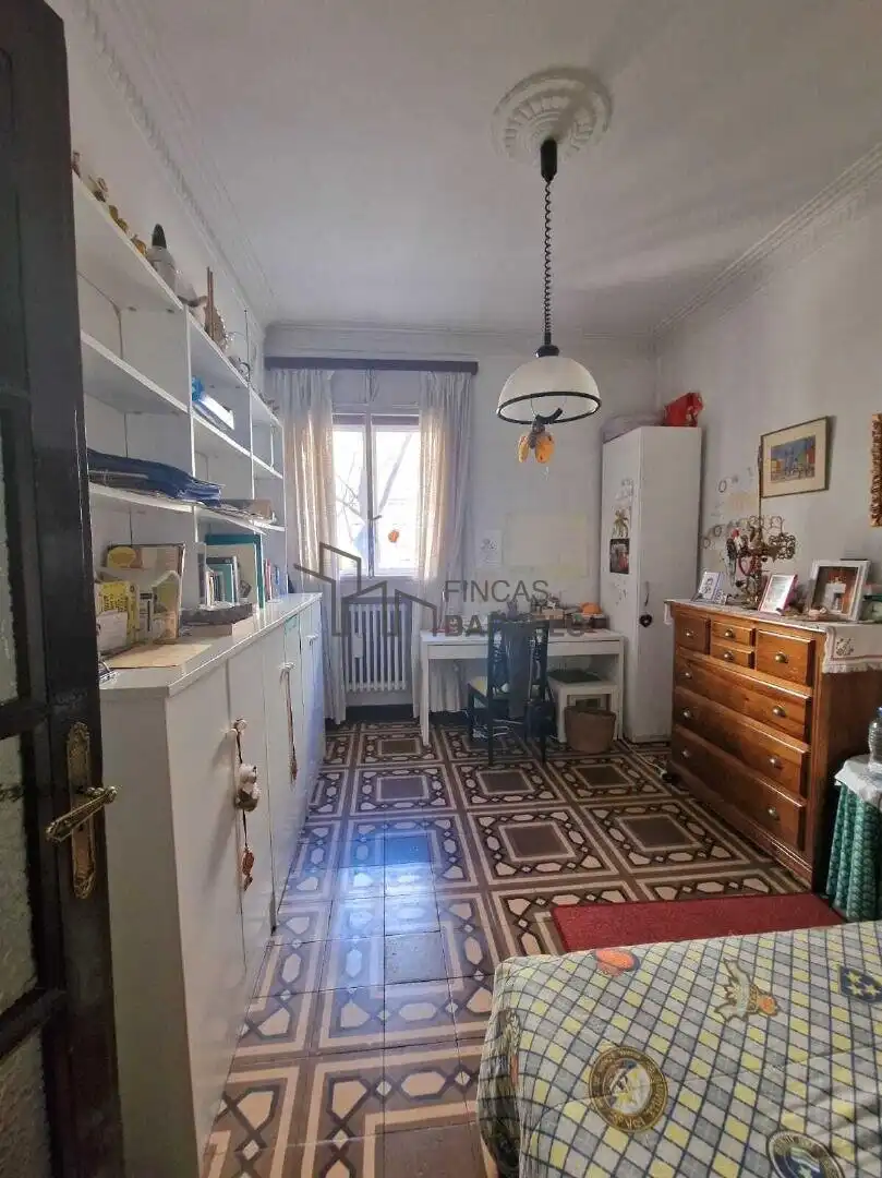 Flat for sale in Paseo Constitución - Las Damas