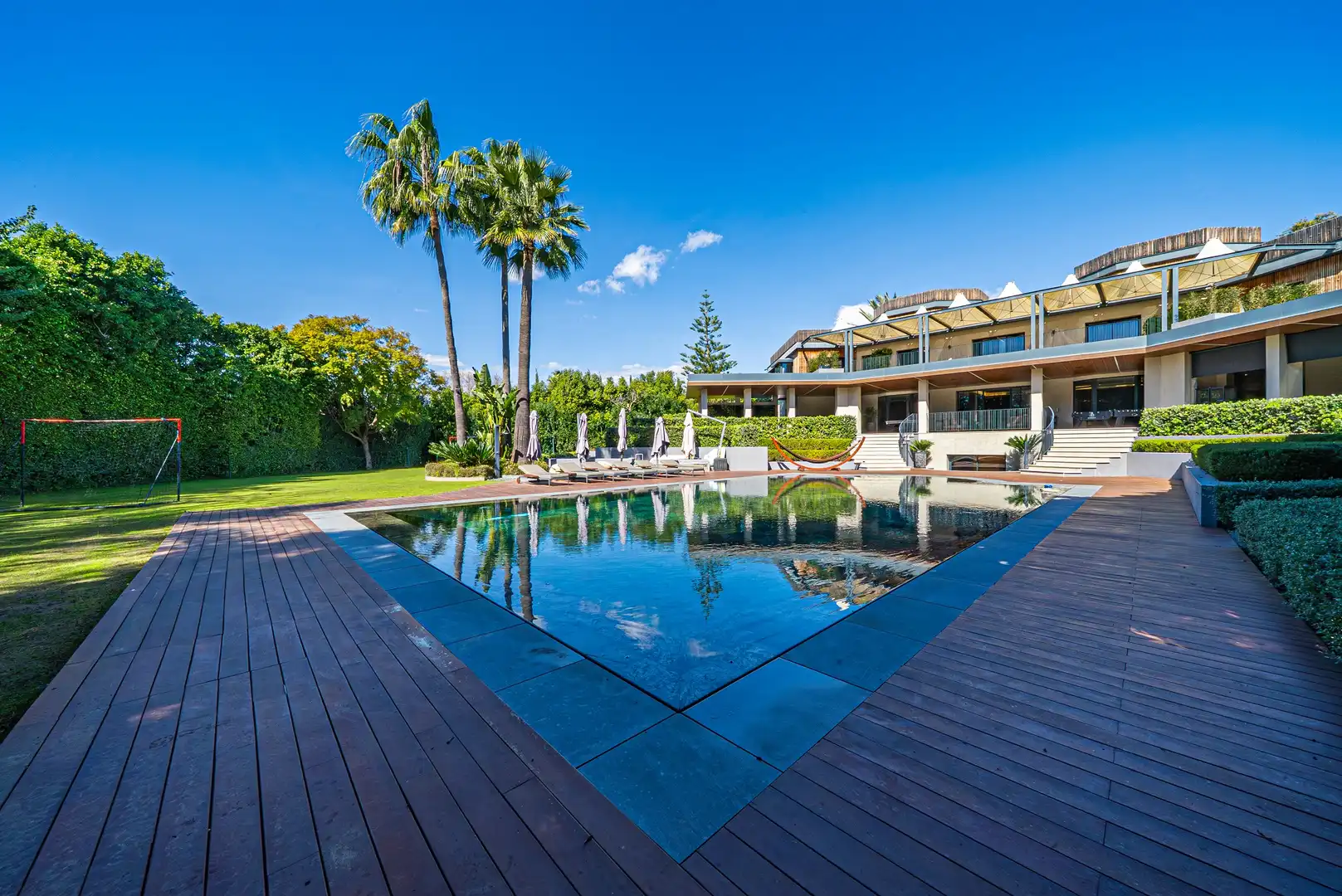 Swimming pool of Houses for sale in Marbella  with Air Conditioner, Private garden and Terrace