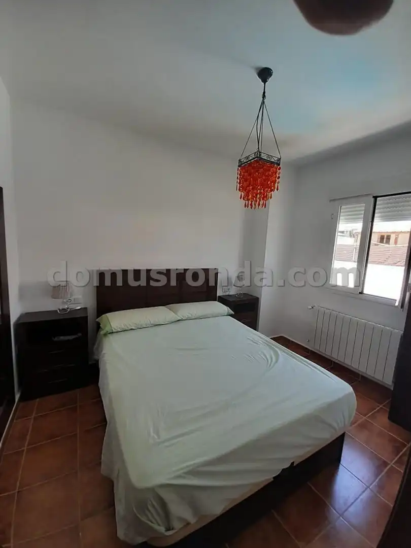 Habitación de Casa adosada en venta en Montejaque con Calefacción y Piscina