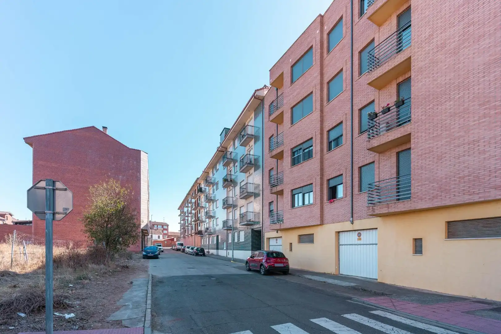 Außenansicht von Wohnung zum Verkauf in Valencia de Don Juan mit Heizung