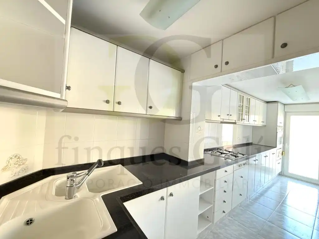 Kitchen of Flat for sale in Manresa  with Terrace, Storage room and Oven