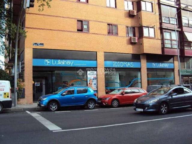 Local comercial en Venta en C. de Albadalejo en Simancas