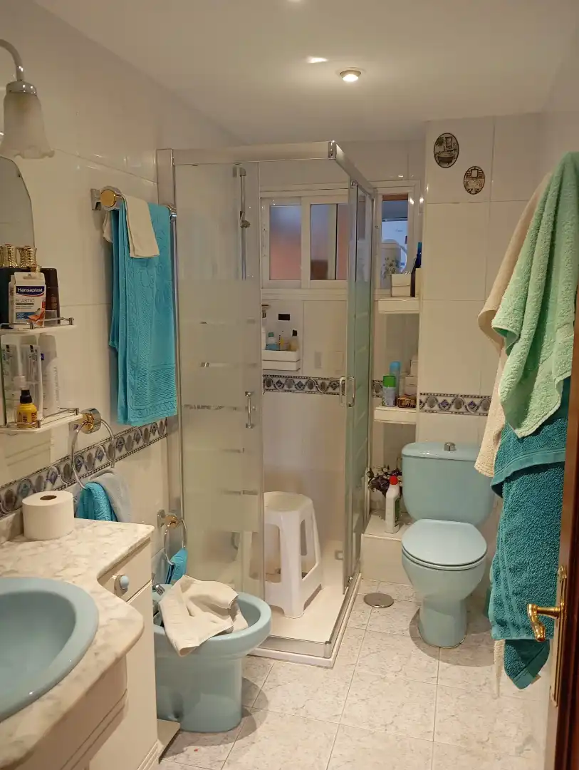 Baño de Piso de alquiler en Alcorcón con Calefacción, Parquet y Terraza