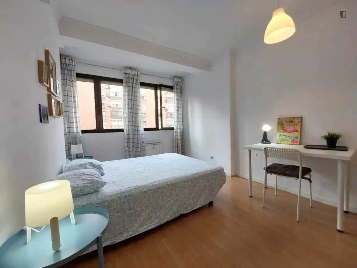 Habitación de Apartamento para compartir en  Madrid Capital con Amueblado, Horno y Lavadora