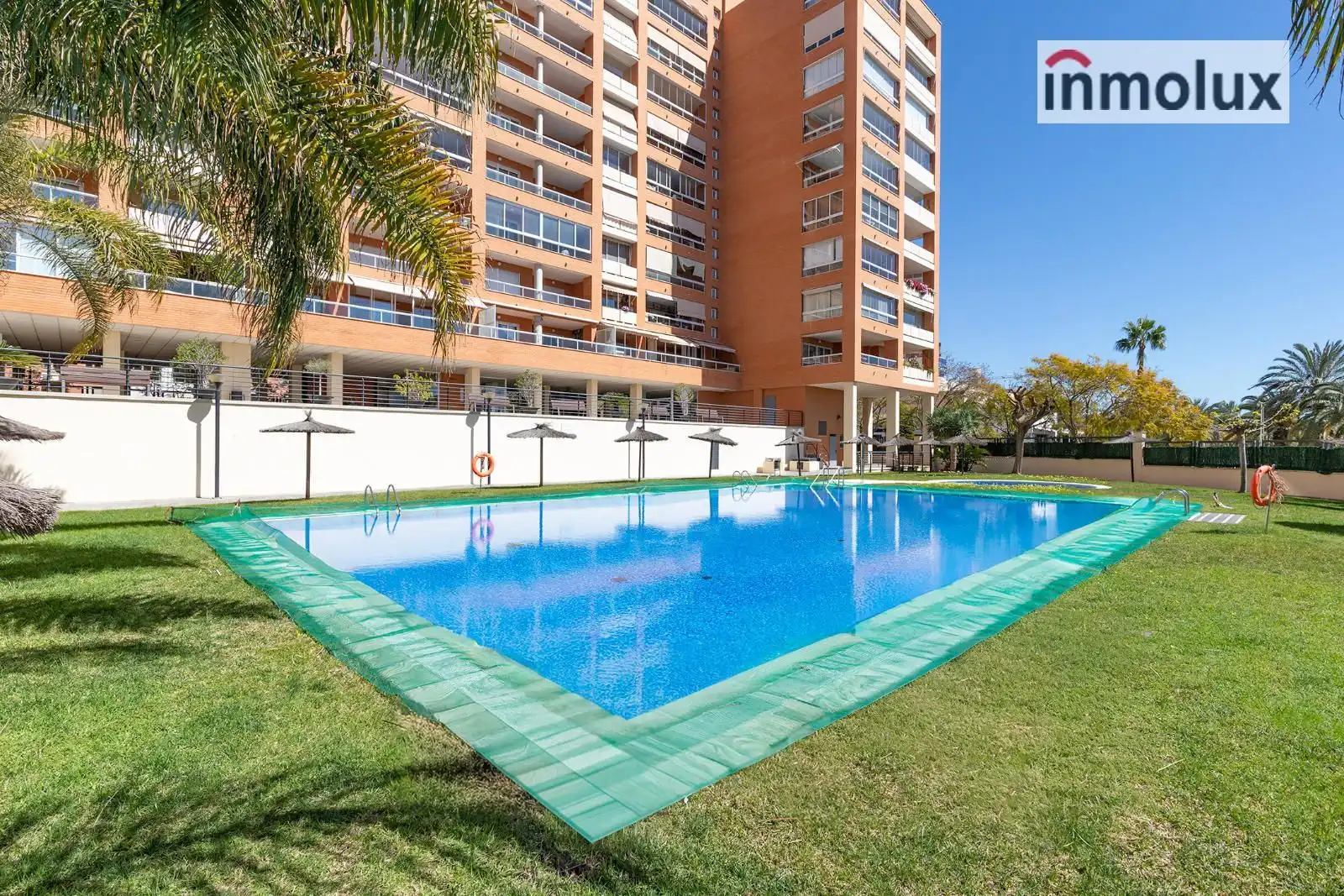 Piscina de Pis en venda en Alicante / Alacant amb Aire condicionat, Calefacció i Terrassa