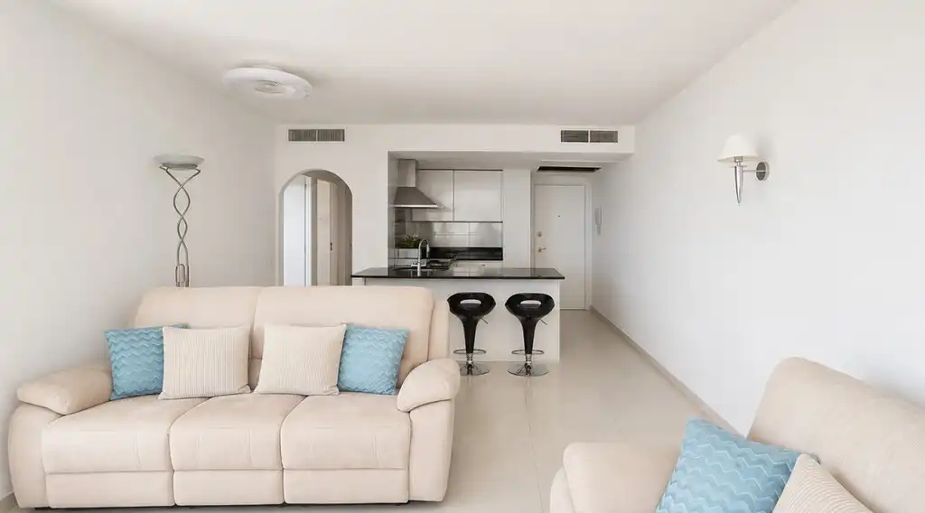 Sala de estar de Apartamento en venta en Calvià con Aire acondicionado, Terraza y Piscina comunitaria