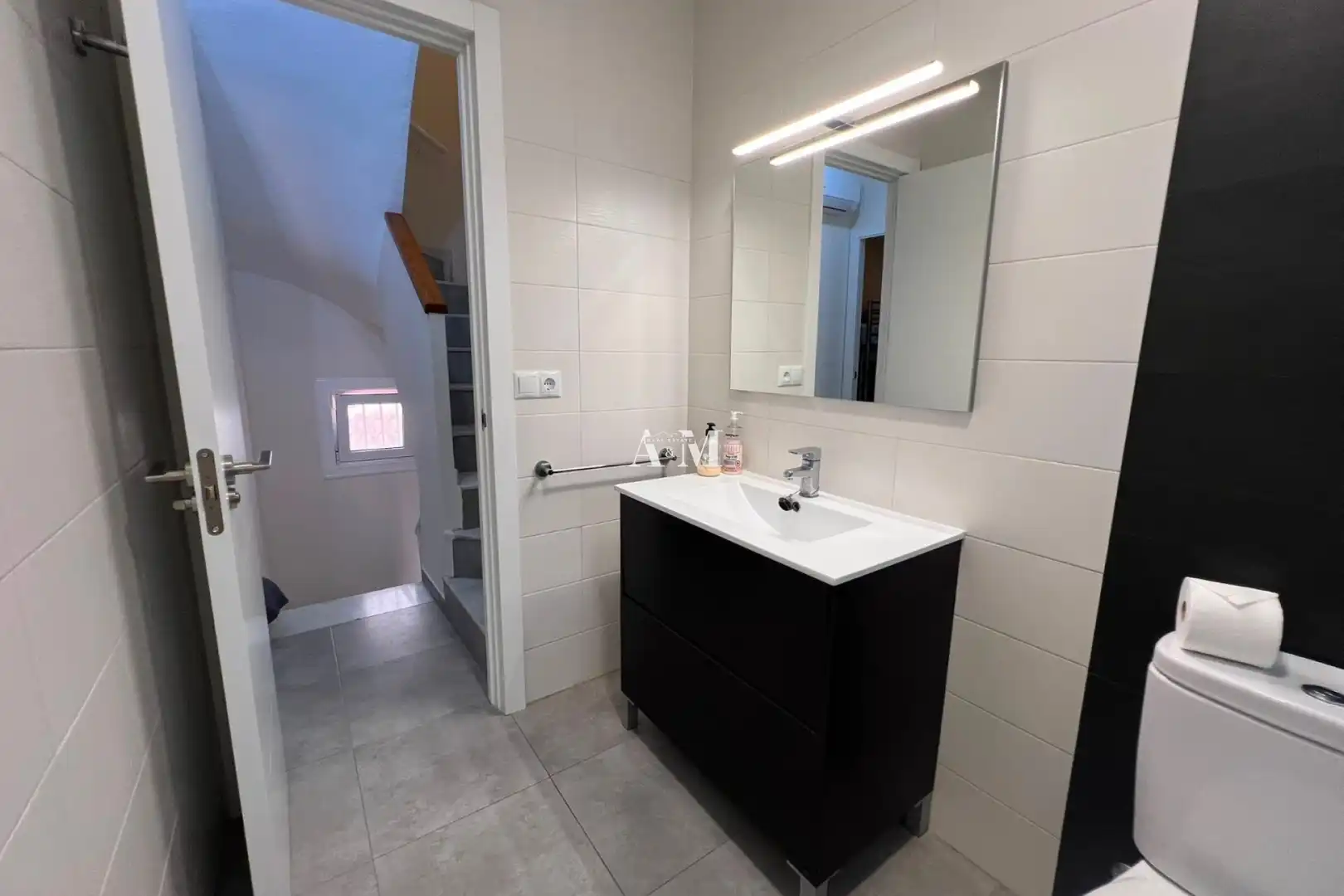 Badezimmer von Einfamilien-Reihenhaus zur Miete in Santa Pola mit Klimaanlage, Heizung und Privatgarten
