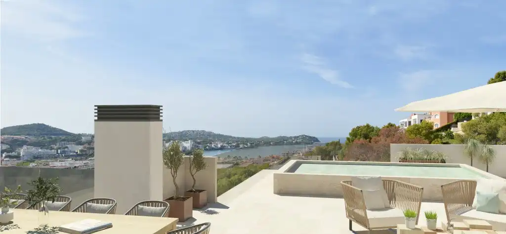 Àtic amb piscina en venda a Costa de la Calma