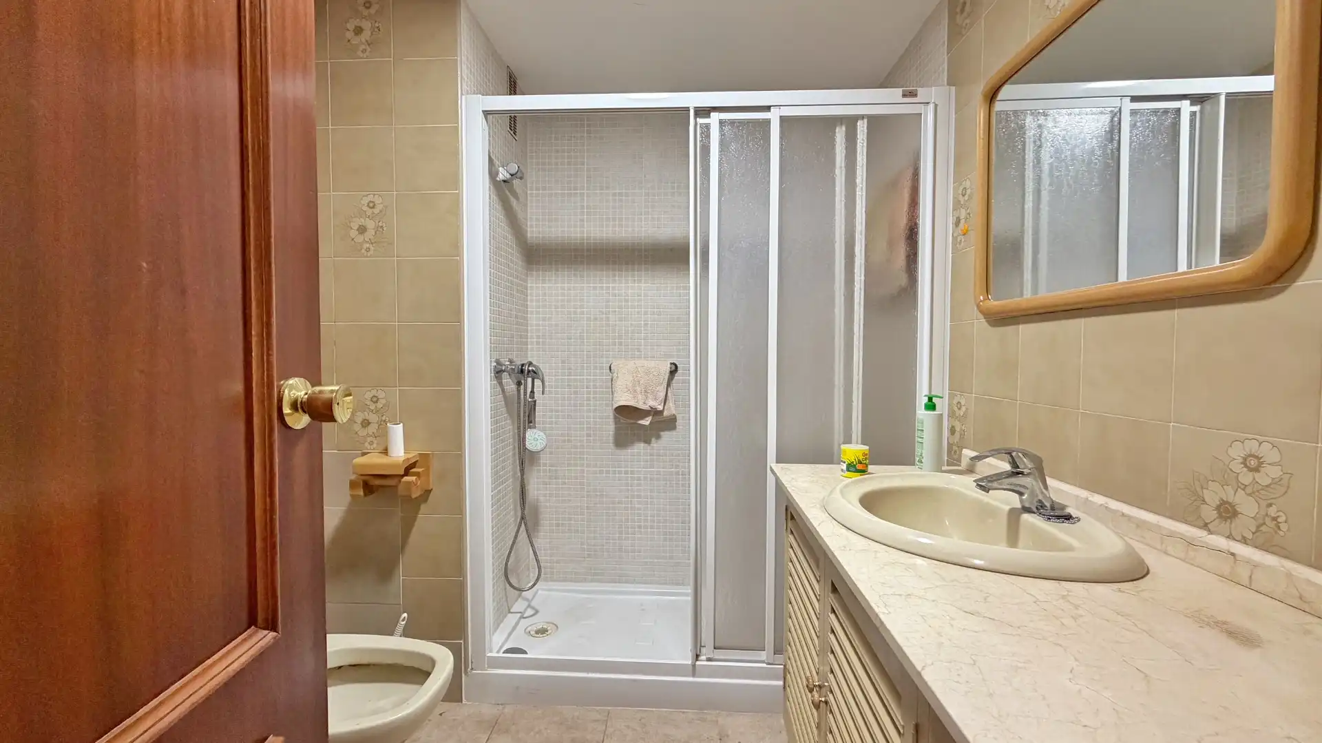 Bathroom of Flat for sale in Marbella  with Terrace, Oven and Washing machine