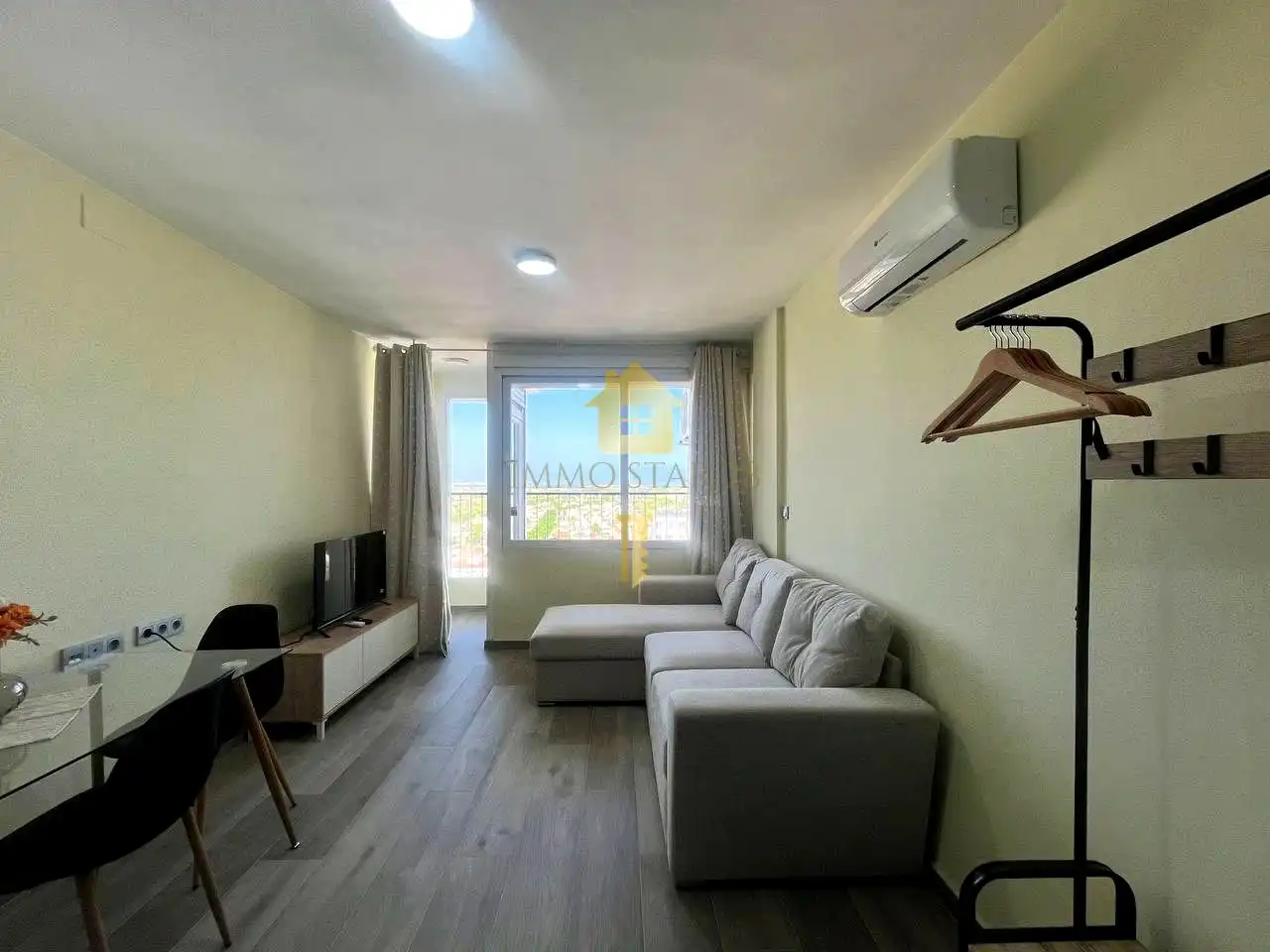Estudio de alquiler en calle Muga-Delta, Muga - Gran Reserva - Badia