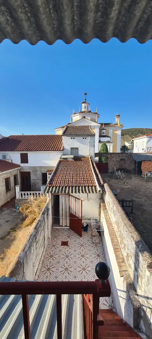 Vista exterior de Casa o chalet en venta en Peraleda del Zaucejo con Terraza