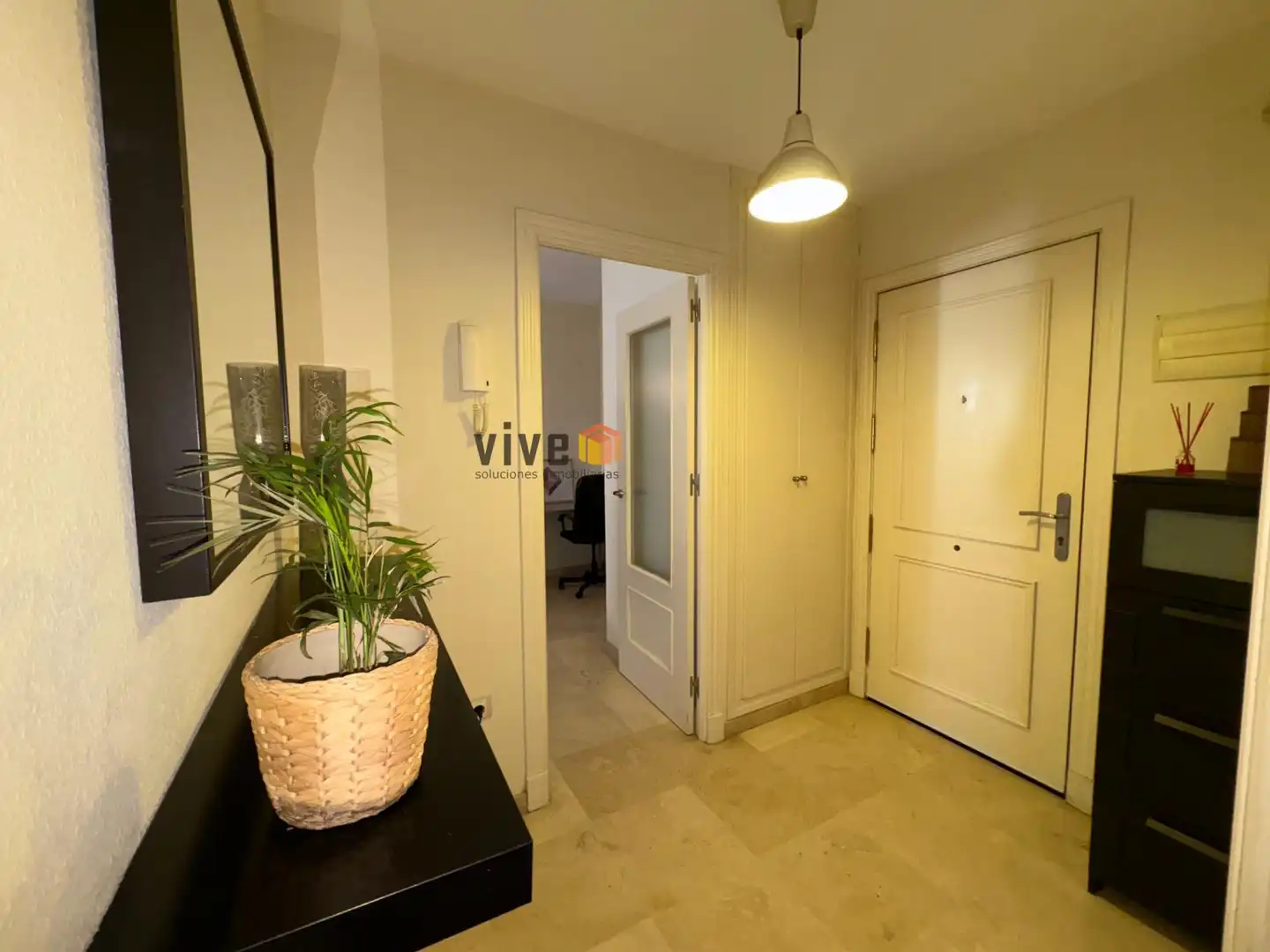 Vista exterior de Apartament de lloguer en San Juan de Aznalfarache amb Aire condicionat, Terrassa i Moblat