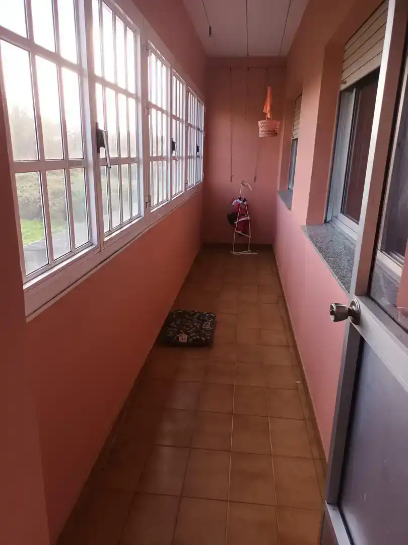 Casa adosada en venda en Bergondo amb Balcó