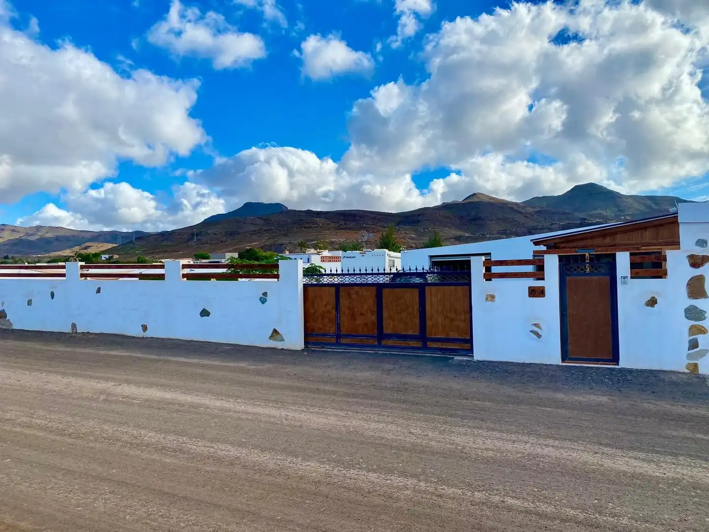 Exterior view of Houses for sale in Tuineje  with Air Conditioner, Terrace and Storage room