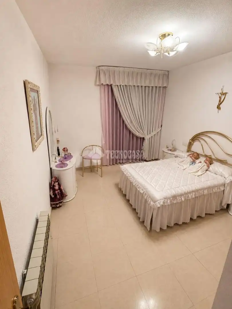 Bedroom of Houses for sale in Santa Cruz de la Zarza