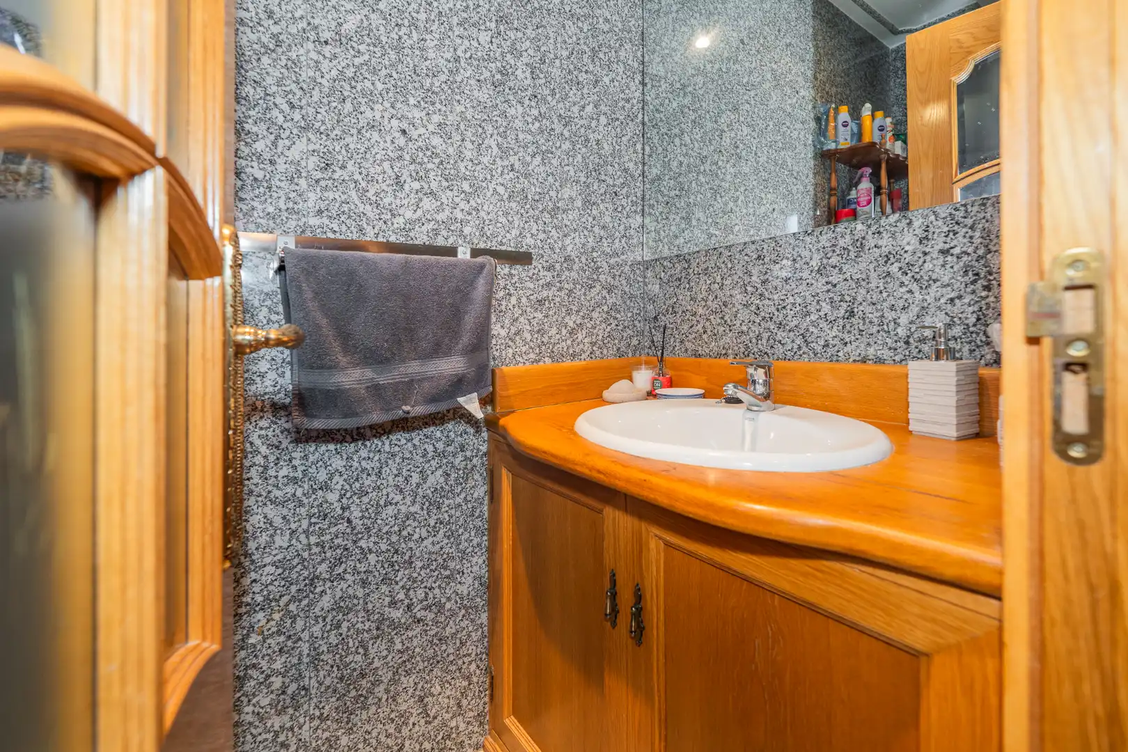 Bany de Casa adosada en venda en Navalafuente amb Calefacció, Jardí privat i Jacuzzi