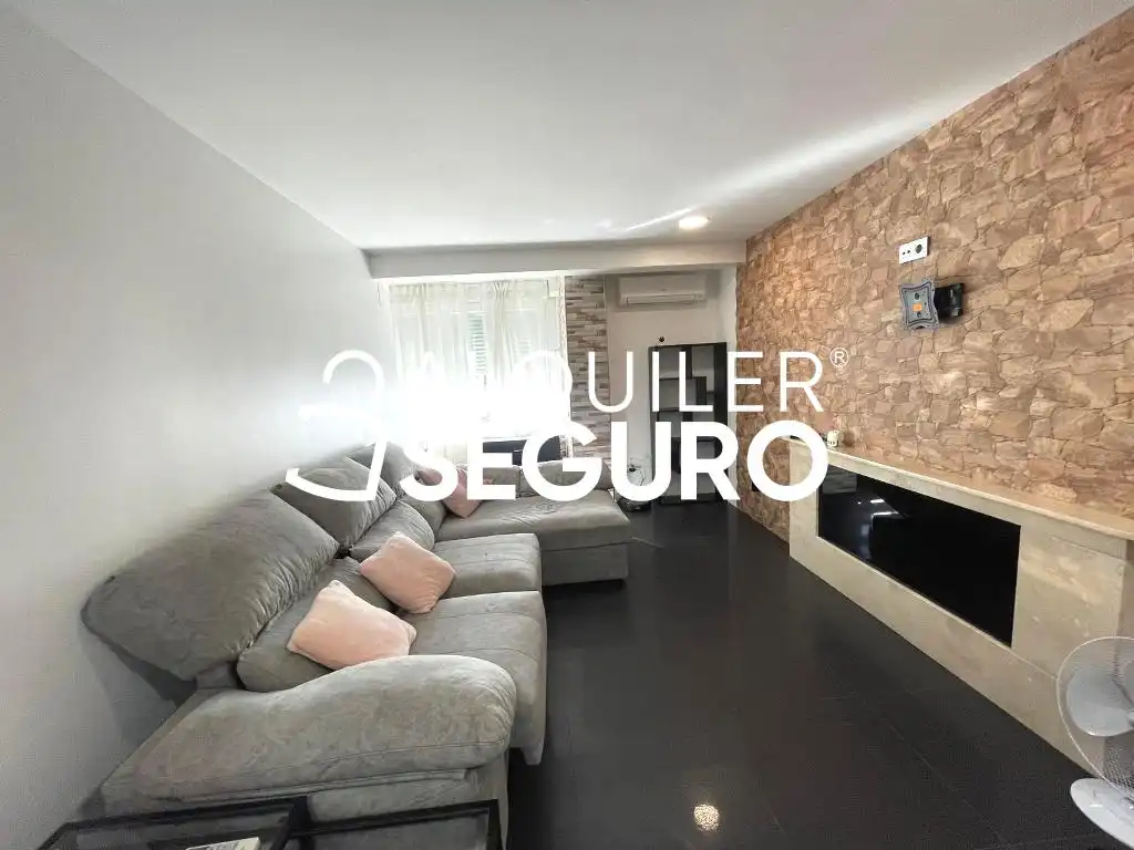 Living room of Flat for rent in Madrid  with Air Conditioner, Heating and Furnished